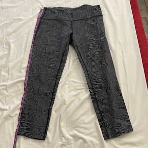Nike Crop Leggings